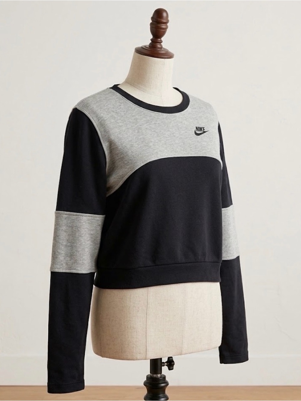 Nike Tech Fleece 3mm Cropped Sweatshirt Athleisure Tech Sporty Lounge Women M